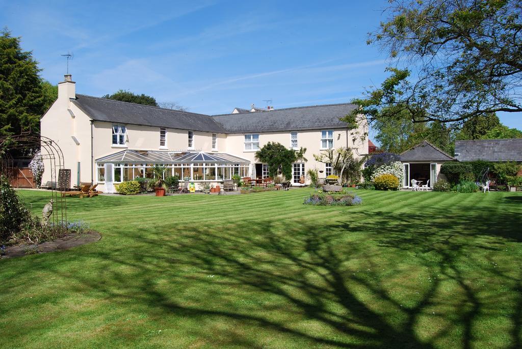 Little Manor Bed and Breakfast Cheltenham Exteriör bild