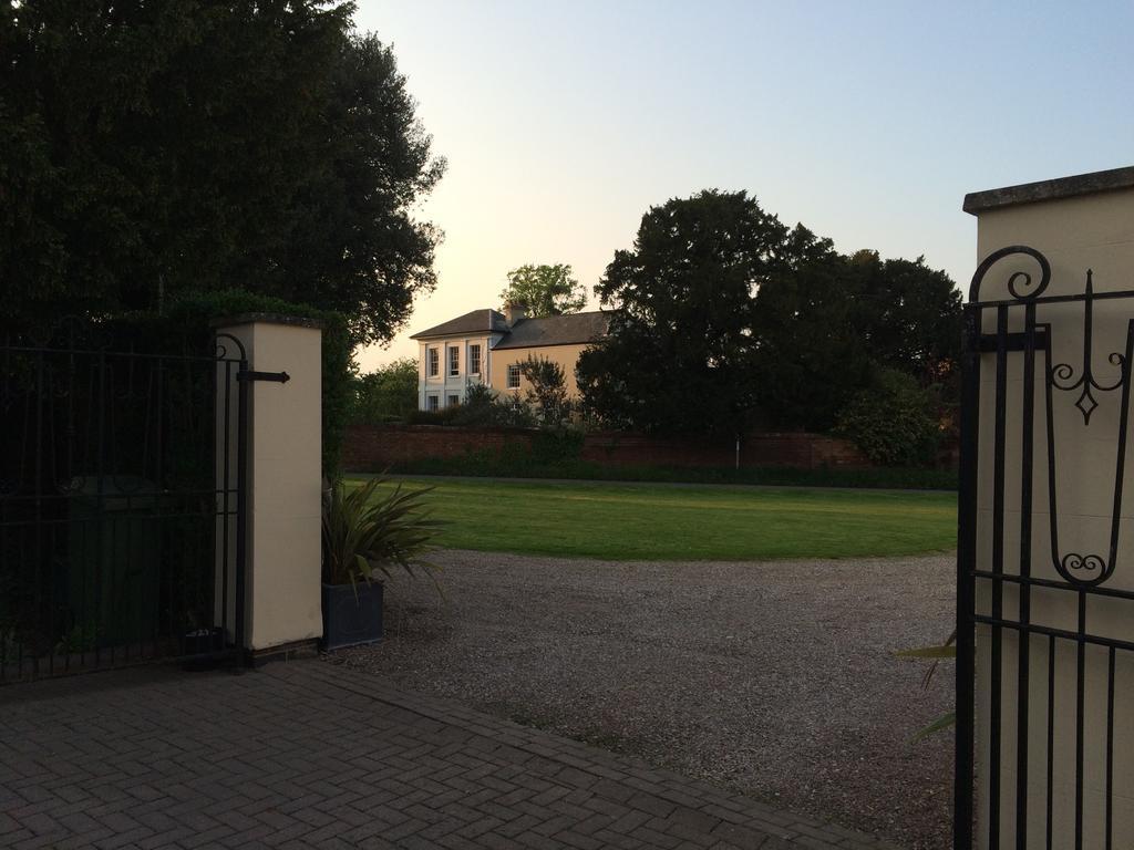 Little Manor Bed and Breakfast Cheltenham Exteriör bild