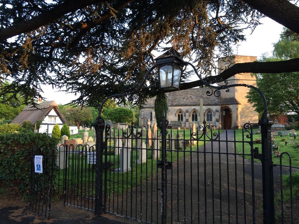 Little Manor Bed and Breakfast Cheltenham Exteriör bild