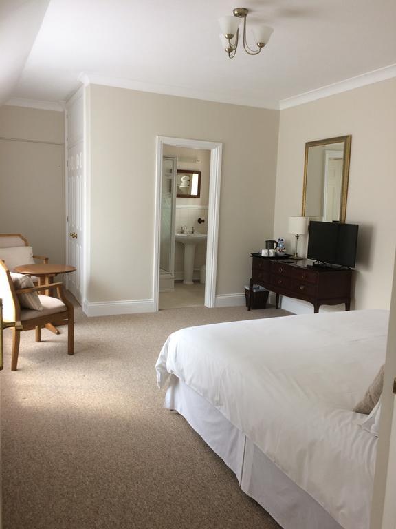 Little Manor Bed and Breakfast Cheltenham Exteriör bild