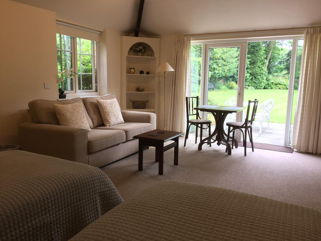 Little Manor Bed and Breakfast Cheltenham Exteriör bild