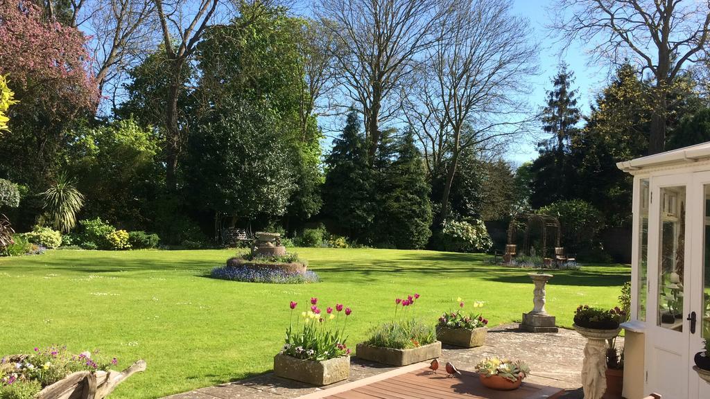 Little Manor Bed and Breakfast Cheltenham Exteriör bild