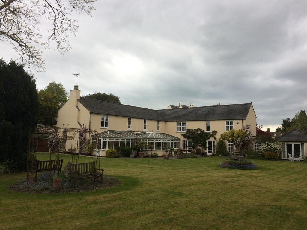 Little Manor Bed and Breakfast Cheltenham Exteriör bild