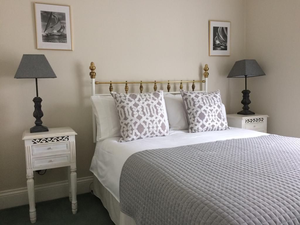 Little Manor Bed and Breakfast Cheltenham Exteriör bild