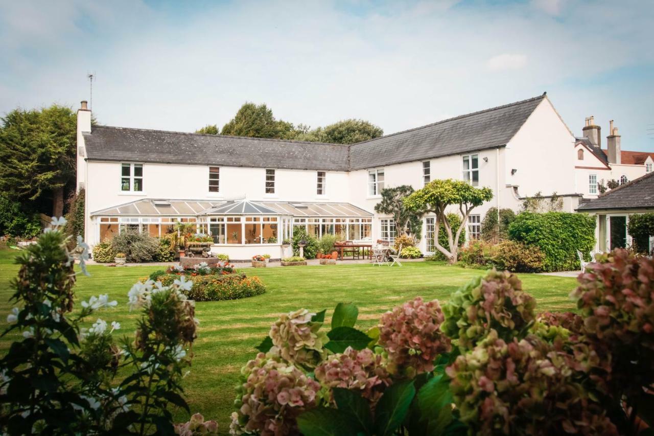 Little Manor Bed and Breakfast Cheltenham Exteriör bild