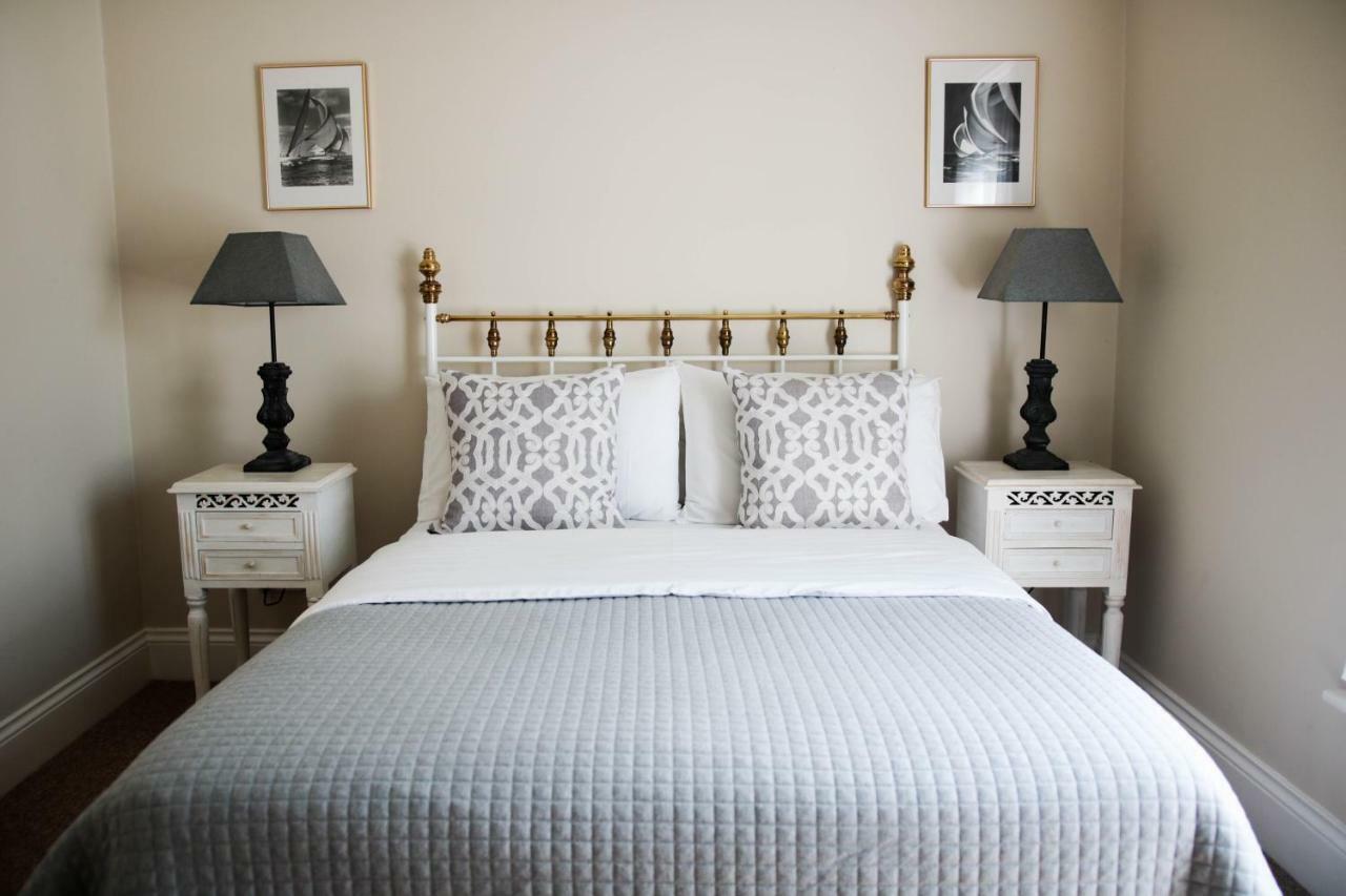 Little Manor Bed and Breakfast Cheltenham Exteriör bild