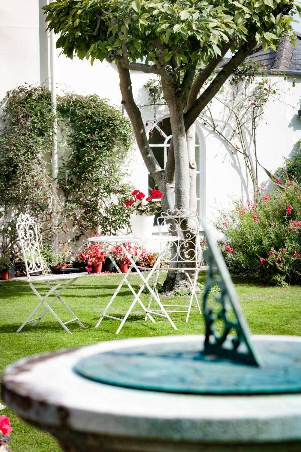 Little Manor Bed and Breakfast Cheltenham Exteriör bild
