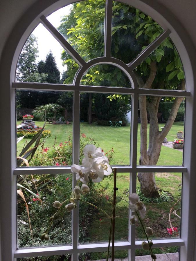 Little Manor Bed and Breakfast Cheltenham Exteriör bild